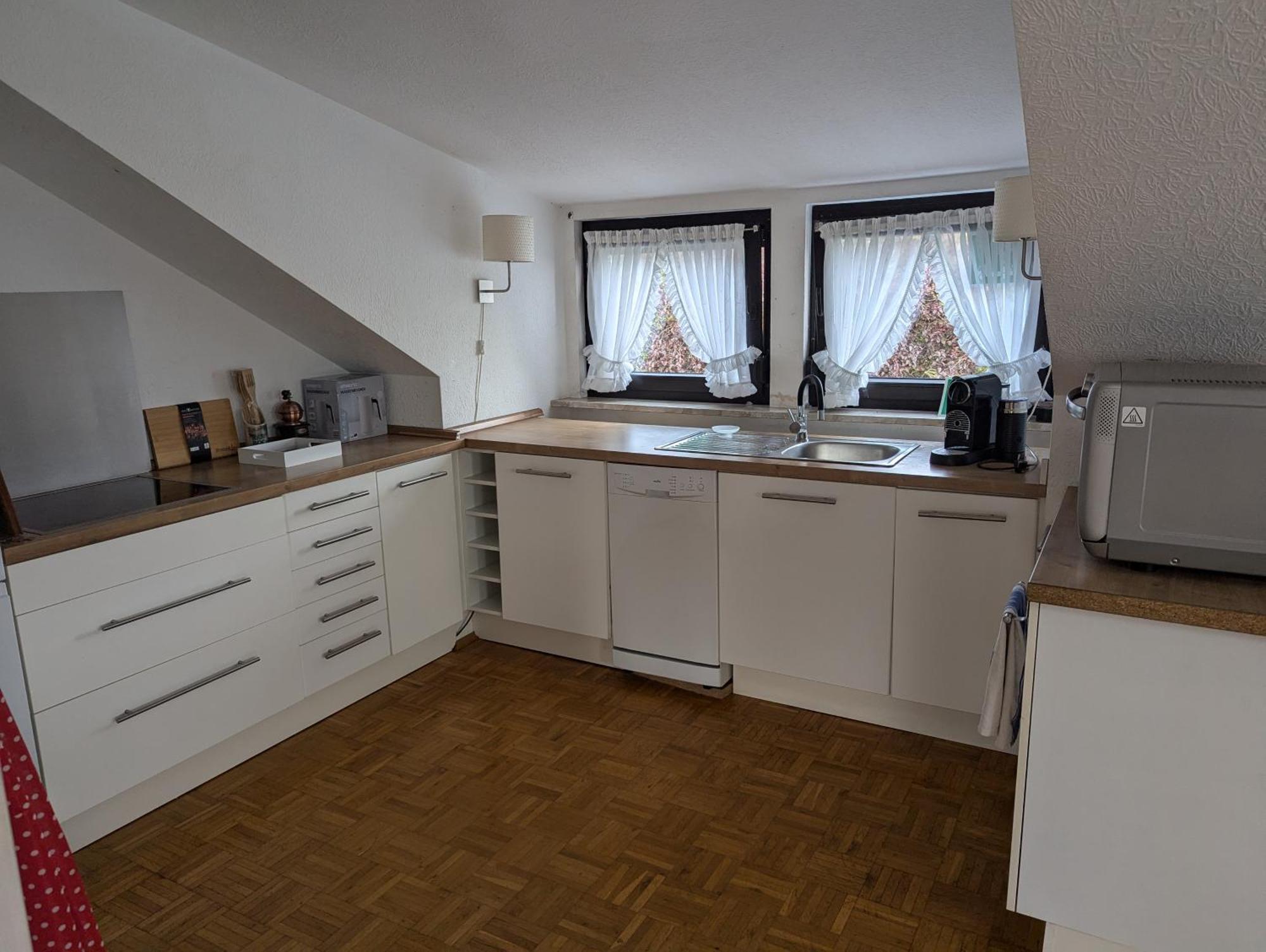 Exklusives 2 Dachstudio Mit Kamin Perfekte Lage Fuer Phantasialand Und Koeln Messe Inkl Parkplatz Und Vollausstattung Apartment *