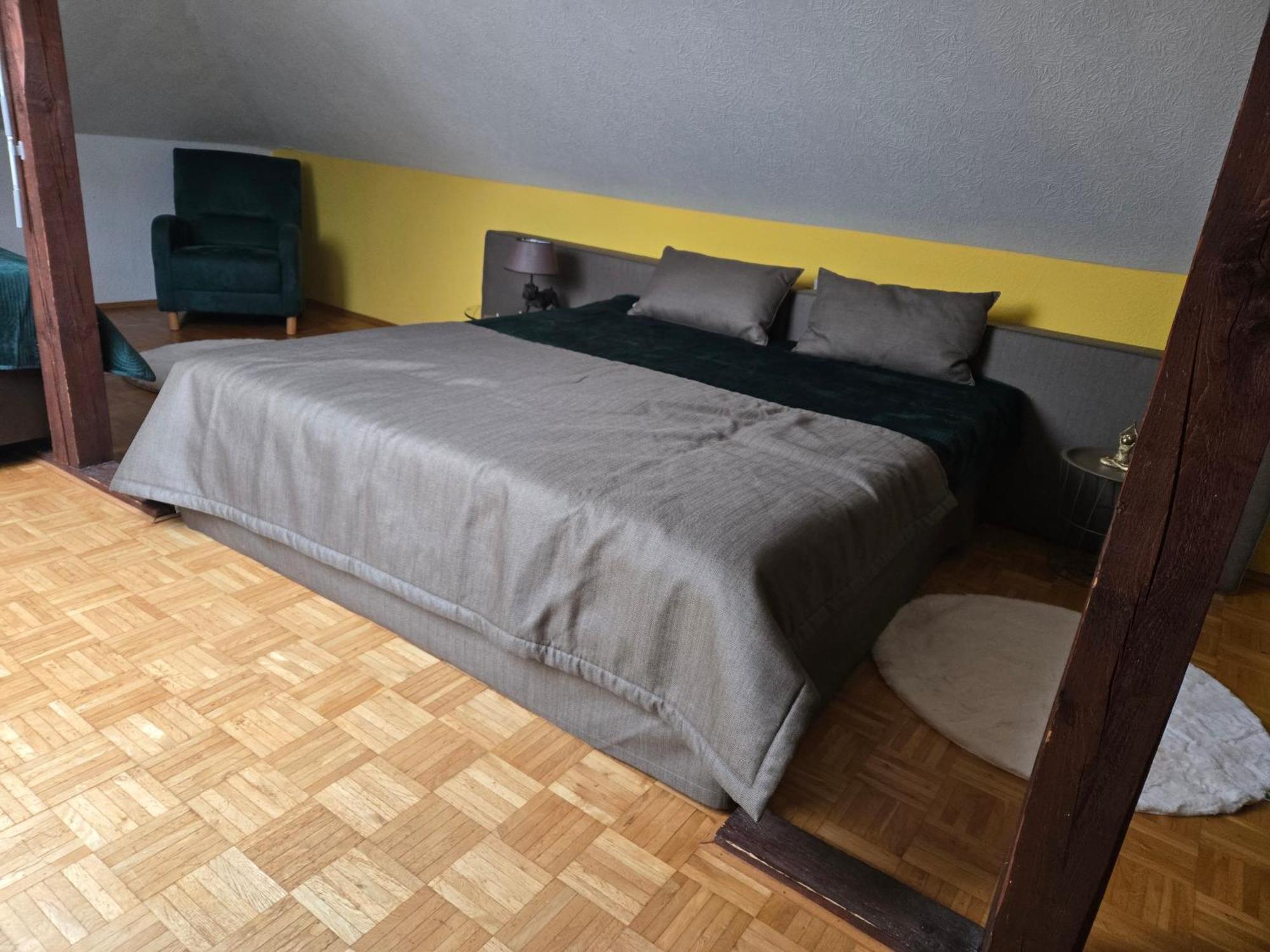 Exklusives 2 Dachstudio Mit Kamin Perfekte Lage Fuer Phantasialand Und Koeln Messe Inkl Parkplatz Und Vollausstattung * Norvenich